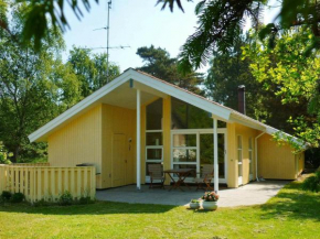 Quiet Holiday Home in Falster with Sauna Bogø By